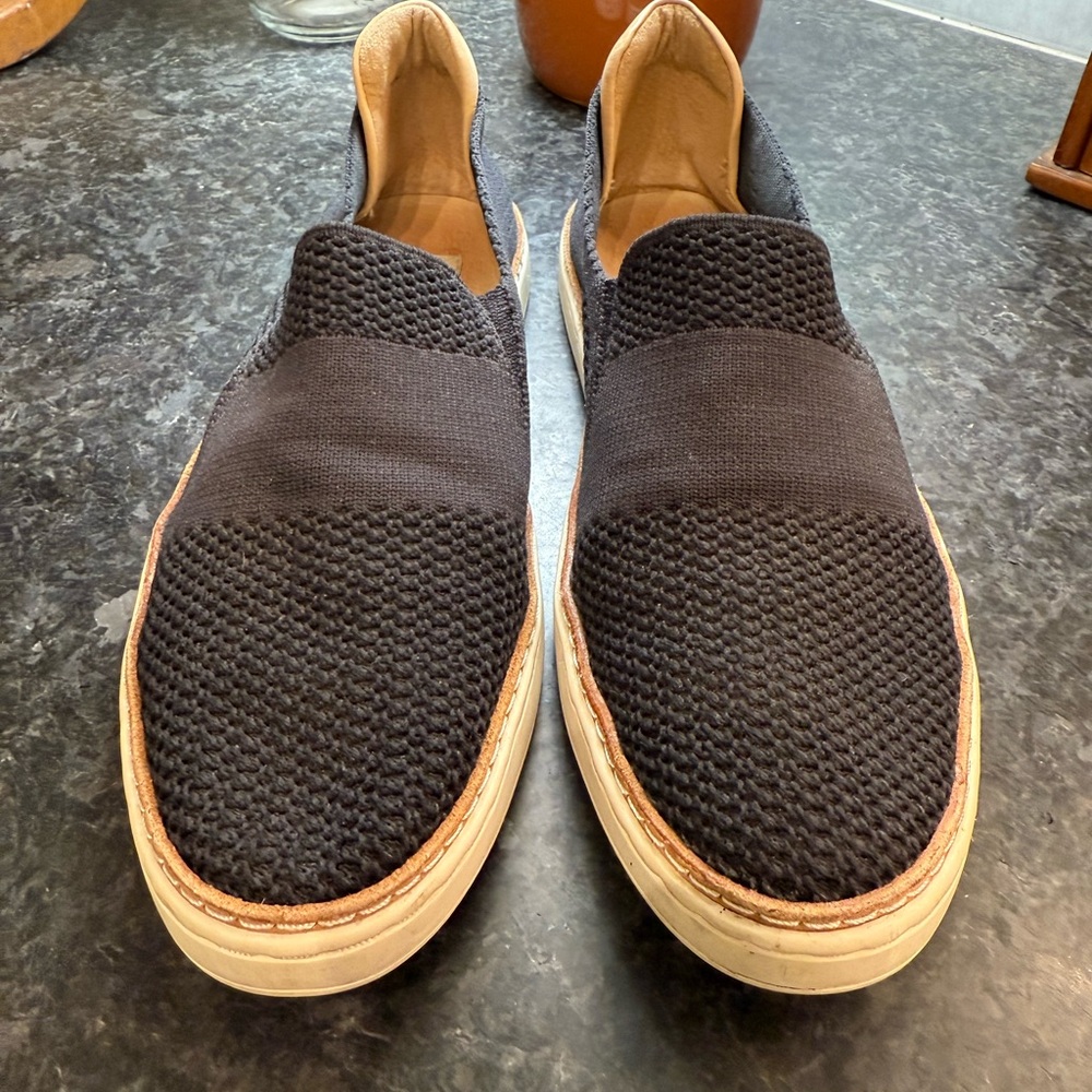 UGG Black and Tan Sammy Knit Women's Slip-On Loafers Size 8.5
